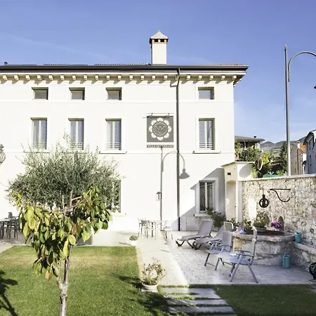 Guest house Di Cazzano - Bioluxury Living 3*