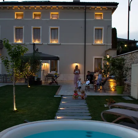 Pensjonat Di Cazzano - Bioluxury Living 4*